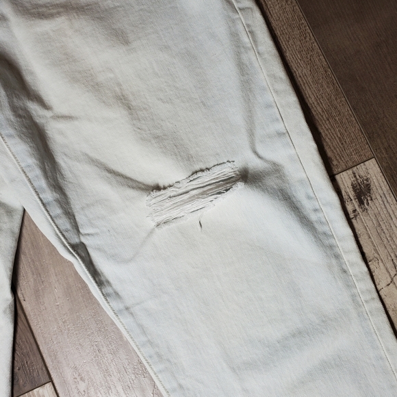 FLYING MONKEY WOMEN'S DISTRESSED HIGH-RISE JEANS SIZE 30 LIGHT WASH BLUE - Picture 13 of 16